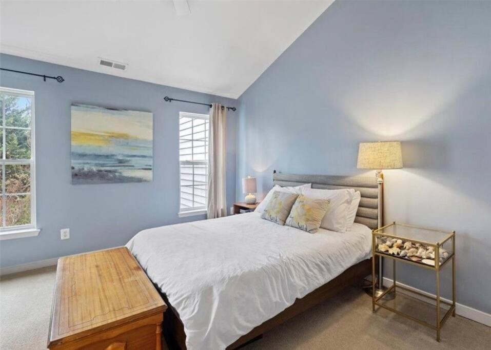 Apartment Charming Townhome Oasis