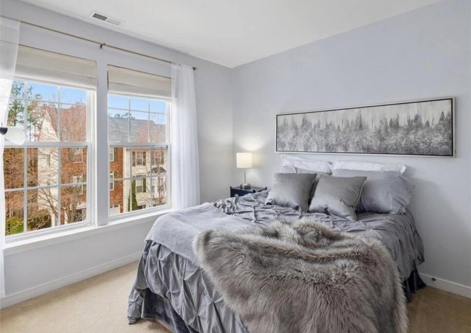 Charming Townhome Oasis