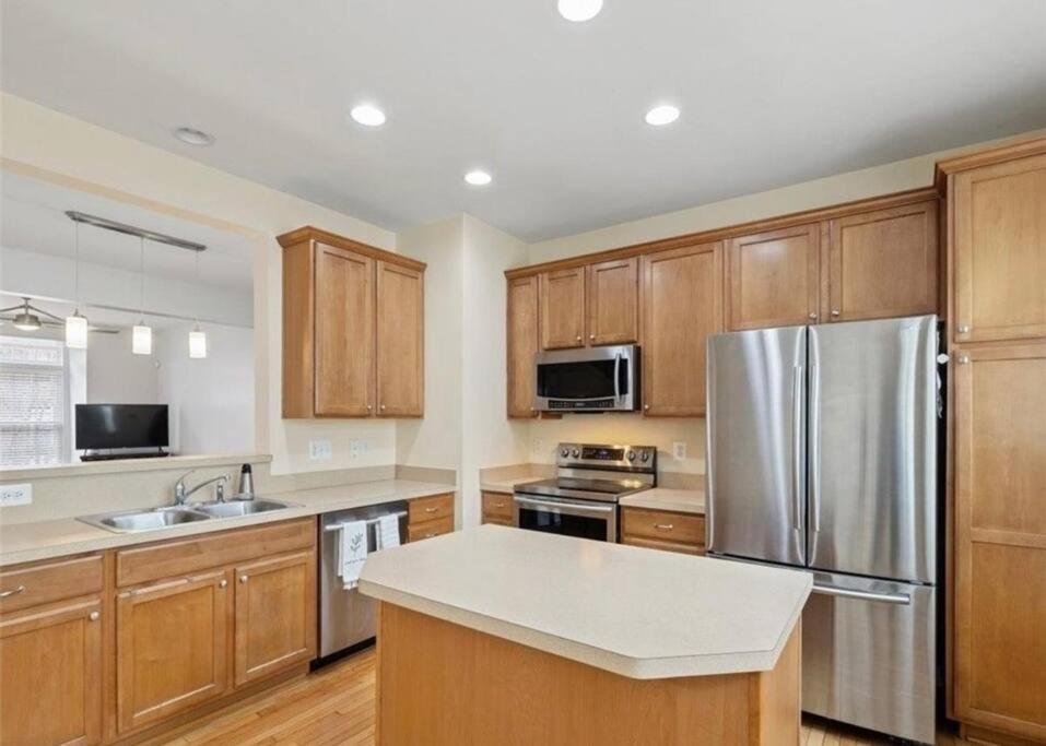 Apartment Charming Townhome Oasis *